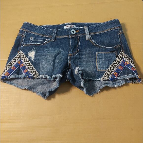 Mudd Jeans Aztec Distressed  Denim Shorts 3 Boho Festival Southwestern Tribal - Picture 1 of 10